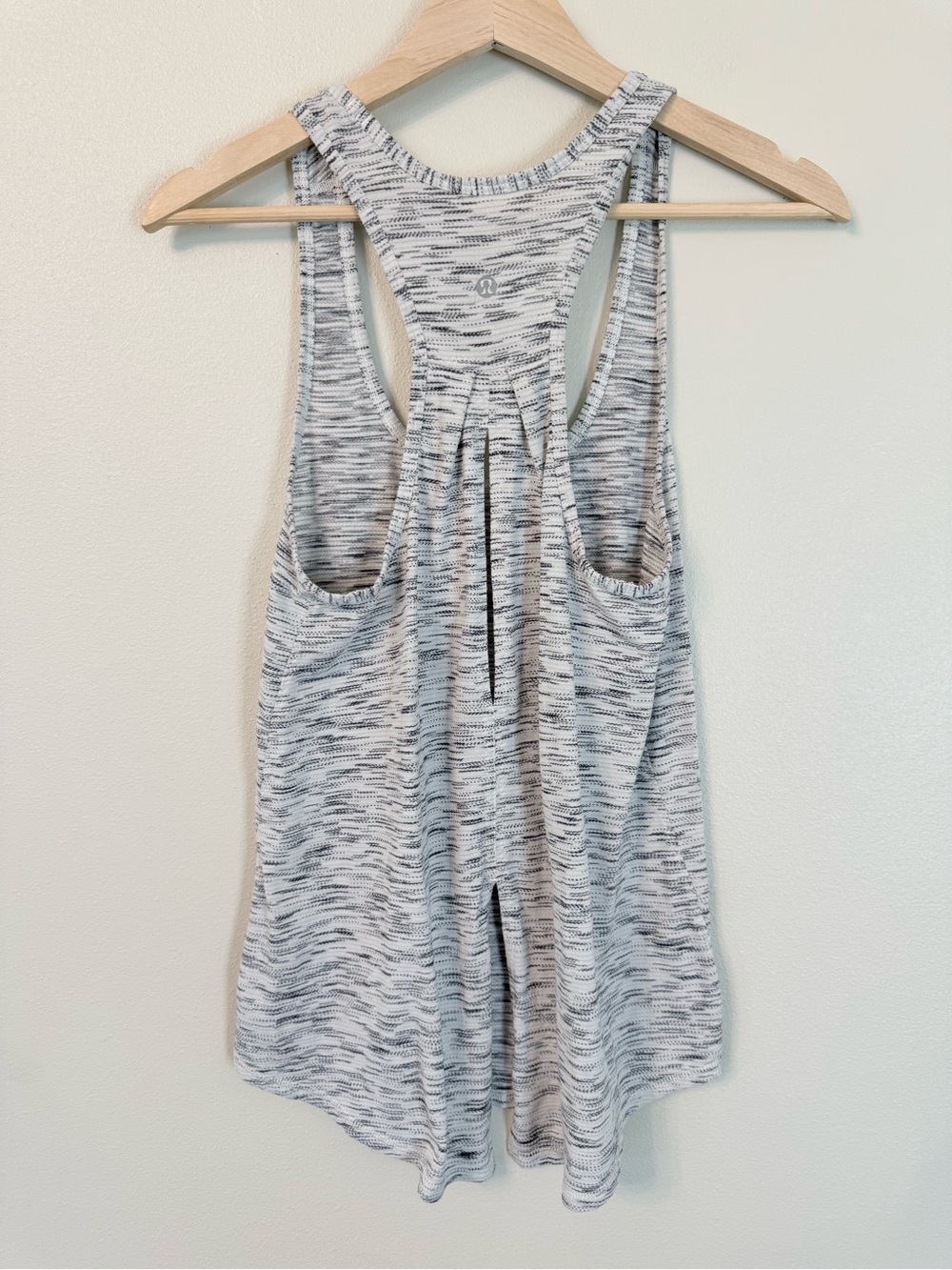 Lululemon Salute the Sun Singlet II Tiger Space Dye Tank Est. Size 6 - Picture 6 of 8